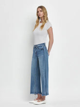 Load image into Gallery viewer, FLYING MONKEY SAGACITY CROP WIDE LEG JEANS