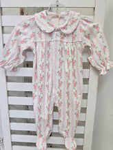 Load image into Gallery viewer, SOFT ROSE PRINTED FOOTIE W/ROUND COLLAR