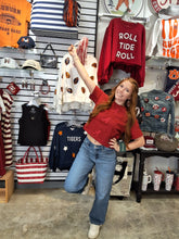 Load image into Gallery viewer, HEAVYWEIGHT CROP TEE