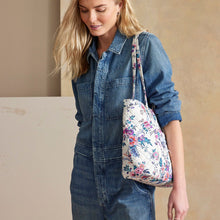 Load image into Gallery viewer, VERA BRADLEY TOTE-MAGNIFIQUE FLORAL