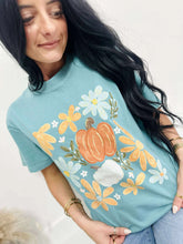 Load image into Gallery viewer, PUMPKIN FLORAL TEE