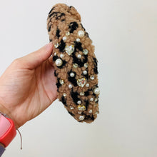 Load image into Gallery viewer, PEARL HAIRBAND