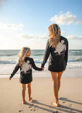 Load image into Gallery viewer, YOUTH RIBBON TURTLE TRACKER TEE