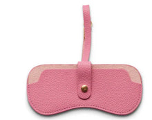 Load image into Gallery viewer, PEEPERS READERS EYEWEAR CASE CHARM