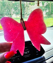 Load image into Gallery viewer, PINK BOW CAR FRESHIE