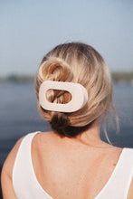 Load image into Gallery viewer, TELETIES ROUND FLAT HAIR CLIP / LARGE ALMOND BEIGE