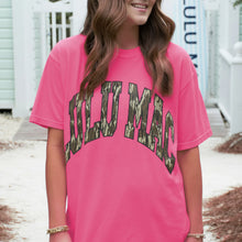 Load image into Gallery viewer, LULU MAC MOSSY OAK NEON PINK TEE