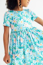 Load image into Gallery viewer, PREPPY DAISIES POCKET TWIRL DRESS