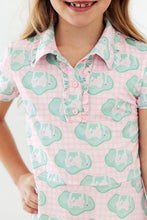 Load image into Gallery viewer, SHE'S ON THE GREEN