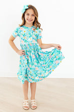 Load image into Gallery viewer, PREPPY DAISIES POCKET TWIRL DRESS