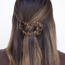 Load image into Gallery viewer, TELETIES ROUND FLAT HAIR CLIP / MEDIUM TORTOISE