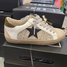 Load image into Gallery viewer, PAULA KID&#39;S SNEAKERS - WHITE
