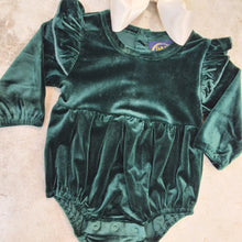 Load image into Gallery viewer, EVERLY BUBBLE GREEN VELVET
