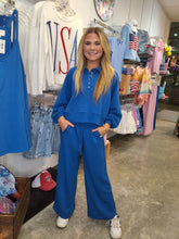 Load image into Gallery viewer, GIGI PULLOVER - ROYAL
