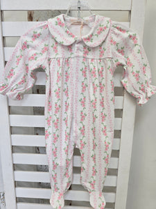 SOFT ROSE PRINTED FOOTIE W/ROUND COLLAR