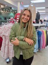 Load image into Gallery viewer, OLIVE SPORTY DIAMOND QUILTED JACKET
