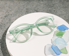 Load image into Gallery viewer, PEEPERS READERS GRANDVIEW - LIGHT GREEN +1.25
