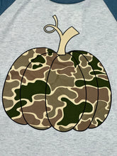 Load image into Gallery viewer, KIDS CAMO PUMPKIN RAGLAN TEE
