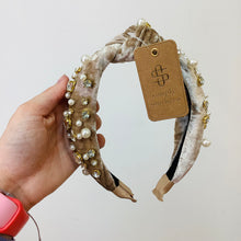 Load image into Gallery viewer, PEARL HAIRBAND
