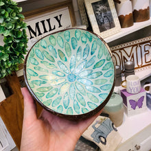 Load image into Gallery viewer, CAPIZ SHELL BOWL
