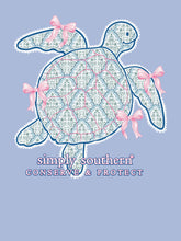 Load image into Gallery viewer, DAMASK TURTLE TRACKER TEE
