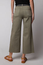 Load image into Gallery viewer, FADED OLIVE TWILL CROPPED  PANTS
