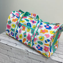 Load image into Gallery viewer, FUN LEOPARD DUFFLE BAG
