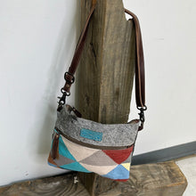 Load image into Gallery viewer, HOUSTON CROSSBODY BAG
