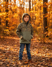 Load image into Gallery viewer, PROPERLY TIED RIDGE ANORAK VINTAGE CAMO
