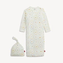 Load image into Gallery viewer, MAGNET ME GOWN + HAT SET - NURSERY MAGIC CREAM
