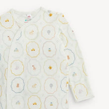 Load image into Gallery viewer, MAGNET ME GOWN + HAT SET - NURSERY MAGIC CREAM
