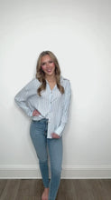 Load and play video in Gallery viewer, KATHERN CLASSIC BUTTON-UP
