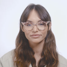 Load and play video in Gallery viewer, PEEPERS READERS OASIS - LEOPARD
