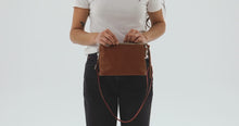 Load and play video in Gallery viewer, CONSUELA MIDTOWN CROSSBODY - BRANDY
