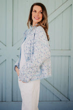 Load image into Gallery viewer, DAINTY FLORAL QUILTED JACKET
